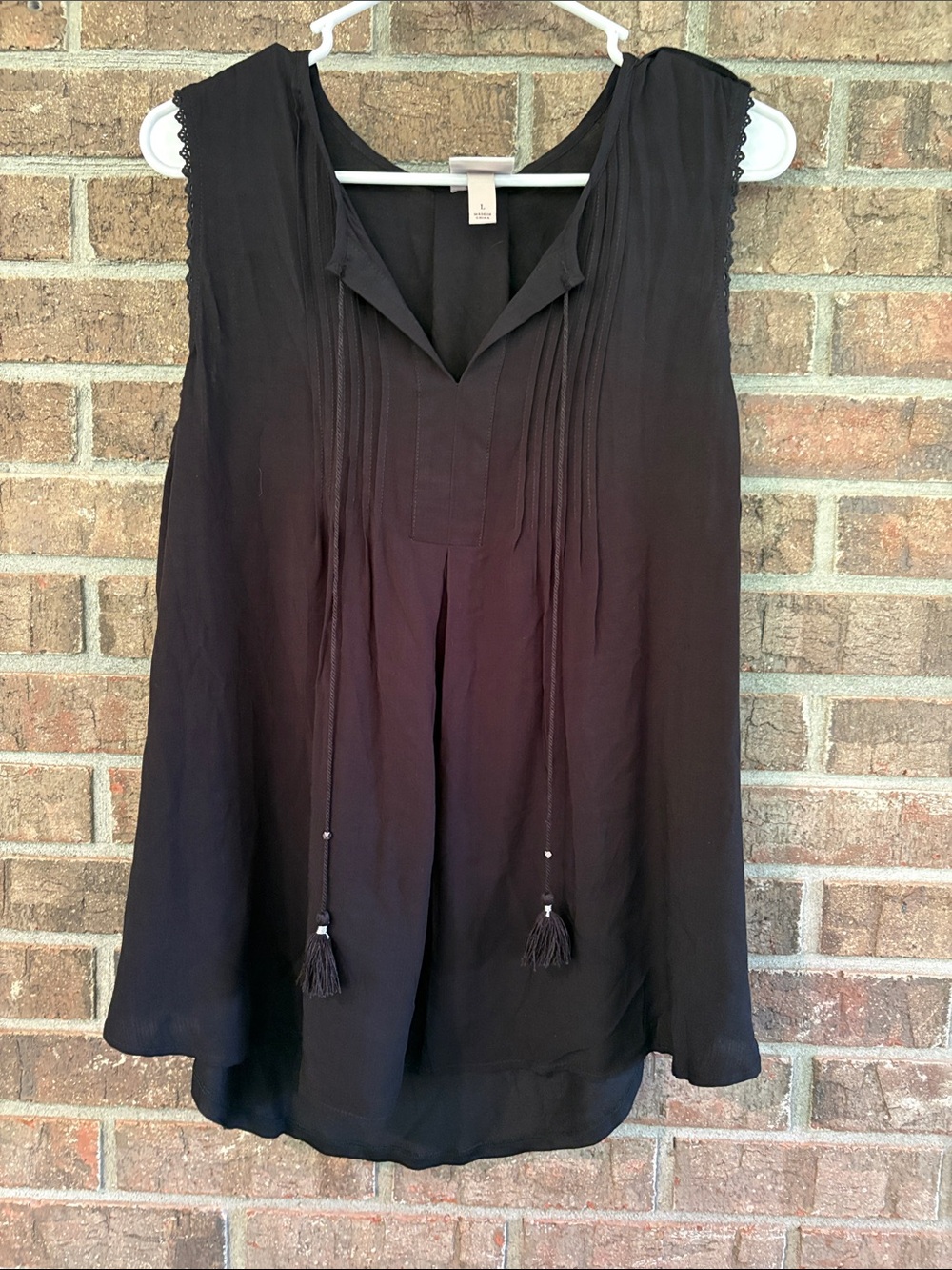 Sleeveless Black Tassel Pleated V-Neck Women's Top